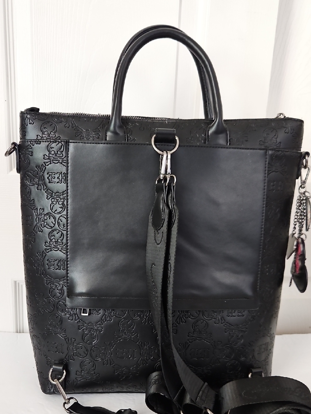 Ed Hardy NWT Convertible Crossbody Backpack Bag - Picture 4 of 12